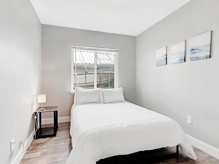 Dignan St — Photo 1