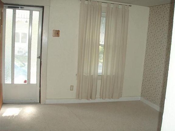 2nd image of 9403 Muriel Ave
