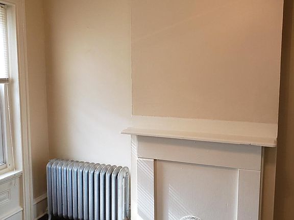 3rd image of 2031 Dickinson St Floor 1