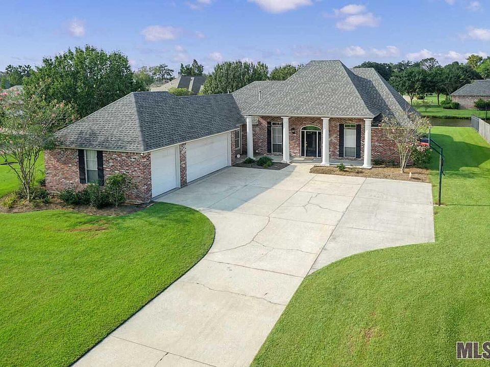 1st image of 38258 Lakeview Ct