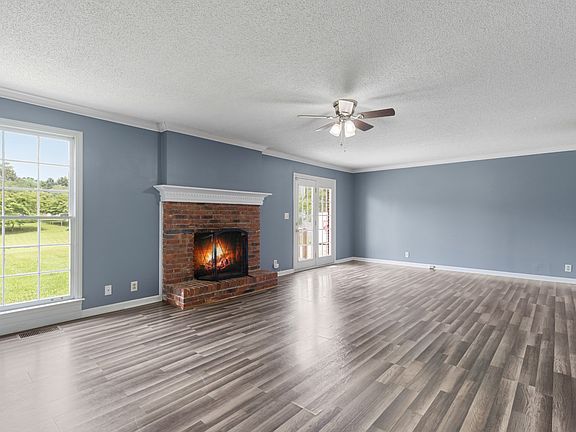 5th image of 1302 Willow Bend Dr