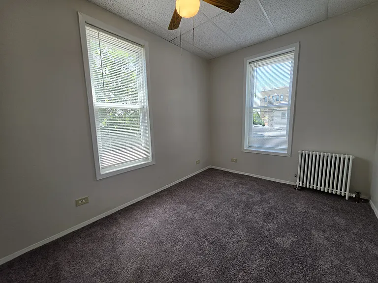 1366 E 58th St #3 — Photo 31