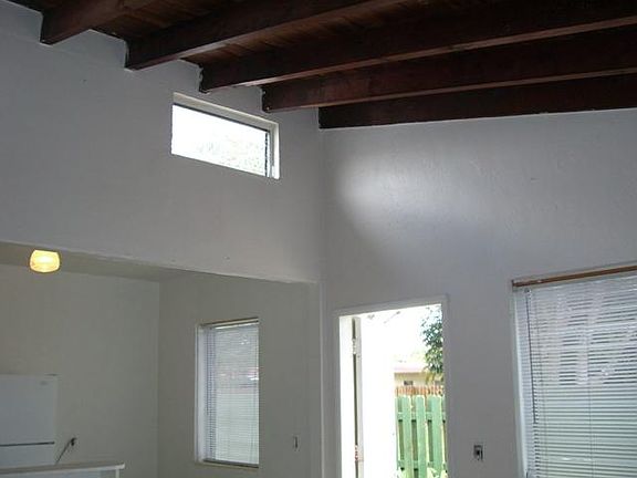 4th image of 760 NE 122nd St APT 4
