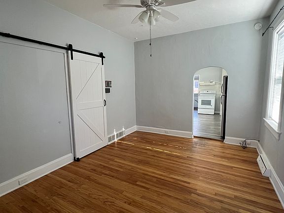 2nd image of 3834 Julian St