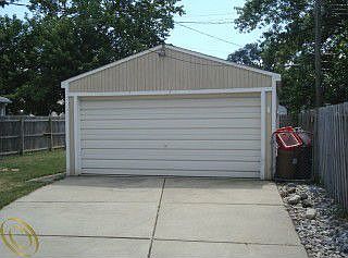 2nd image of 936 E Browning Ave