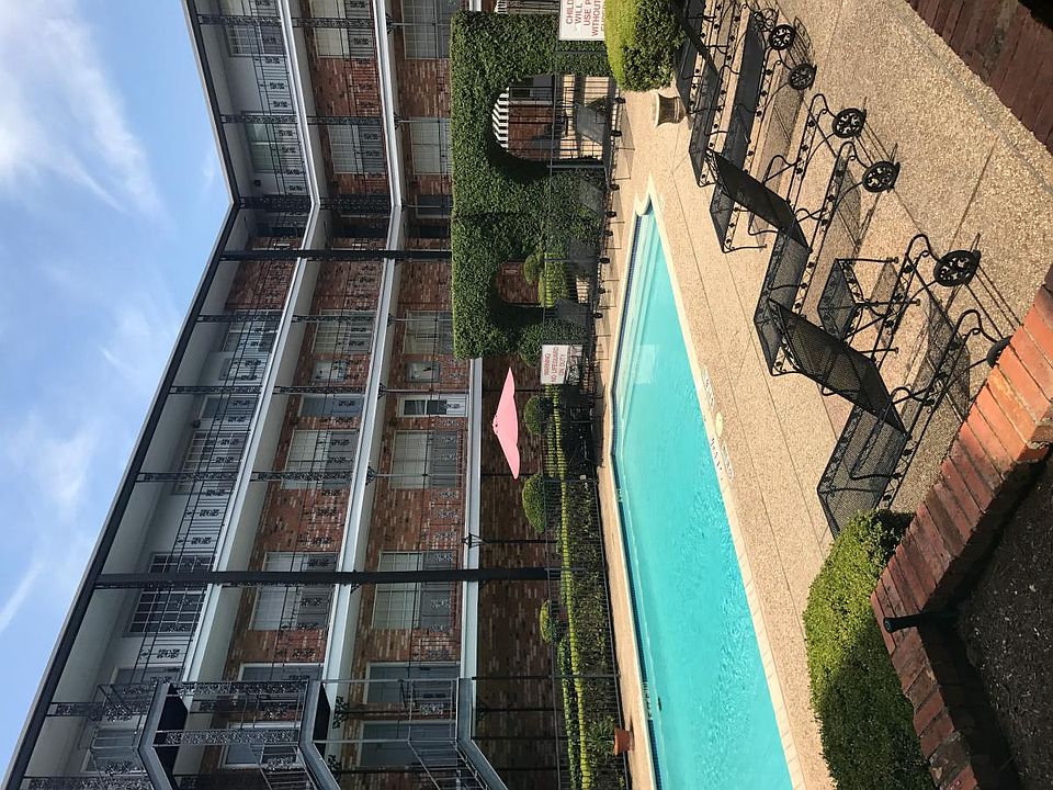 2nd image of 8401 N New Braunfels Ave APT 111A