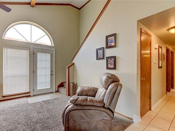 4th image of 2121 Parkview Dr