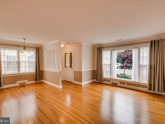 2nd image of 823 Moncure St