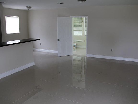 4th image of 8321 NW 24th Pl