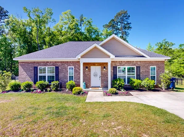 10 Beauville Dr, Kinsey, AL 36303