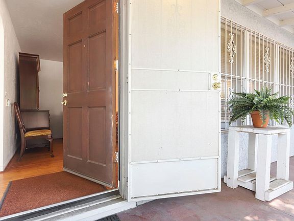 5th image of 411 S Olive Ave