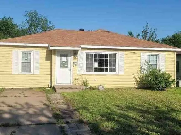 2029 N 4th St, Ponca City, OK 74601