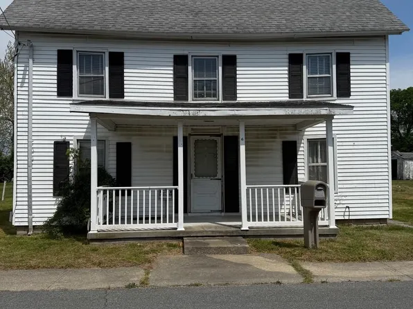 6 E 4th St, Blades, DE 19973