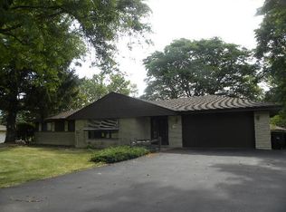 W156N8186 Pilgrim Rd, Menomonee Falls, WI 53051
