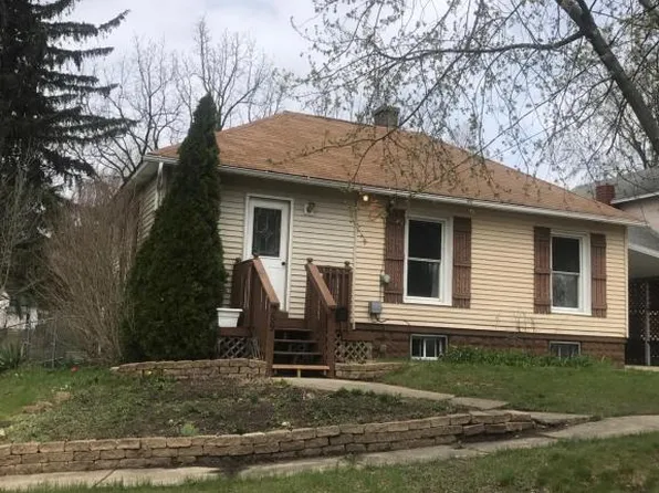 69 Grove St NW, Sparta, MI 49345