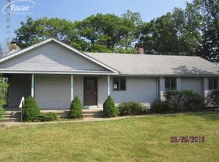 1526 W Cook Rd, Grand Blanc, MI 48439