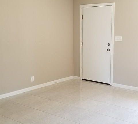 3rd image of 2021 Susan St