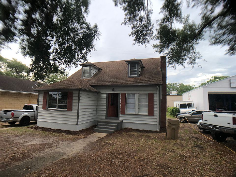1st image of 25 E Pinecrest Ave