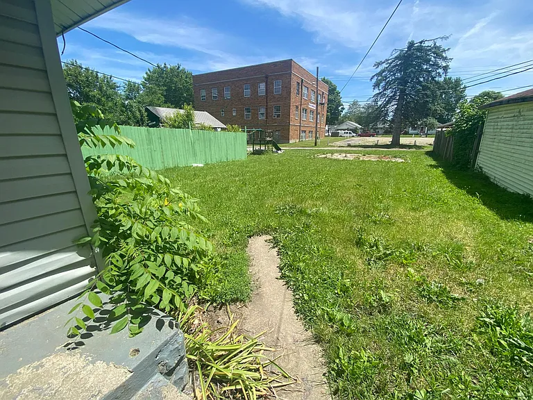 2204 George St — Photo 18