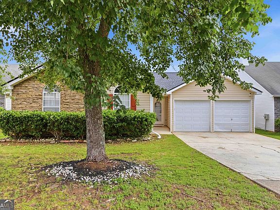 2nd image of 2922 Knoll View Pl