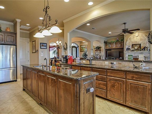 3rd image of 1604 Malibu Bay Ct