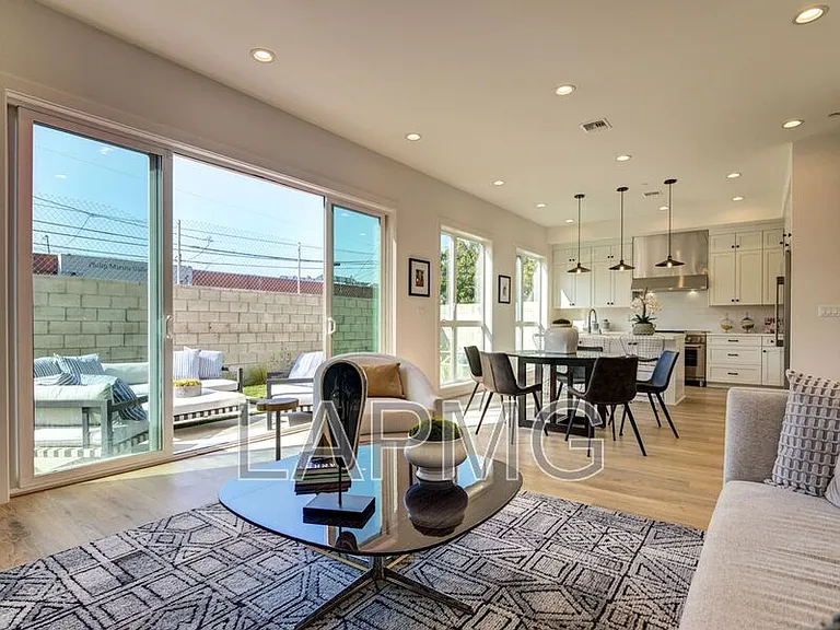6016 Comey Ave #6016 — Photo 13