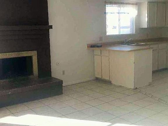 3rd image of 11117 Paducah Ave E