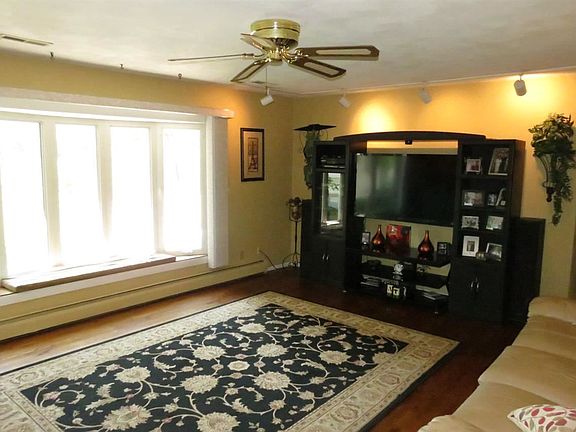3rd image of 20350 Opal St
