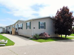 9764 Russell St, Northville, MI