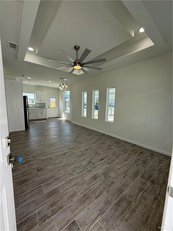 2 bed, 2.0 bath, 905 sqft, $1,150 — Photo 2