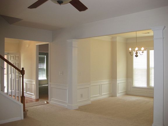 4th image of 168 Churchcliff Dr