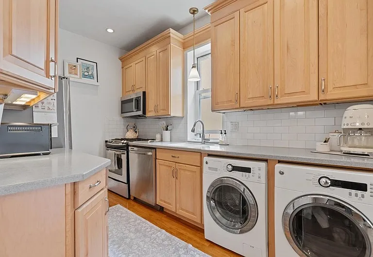 159 Newark St #3D — Photo 9