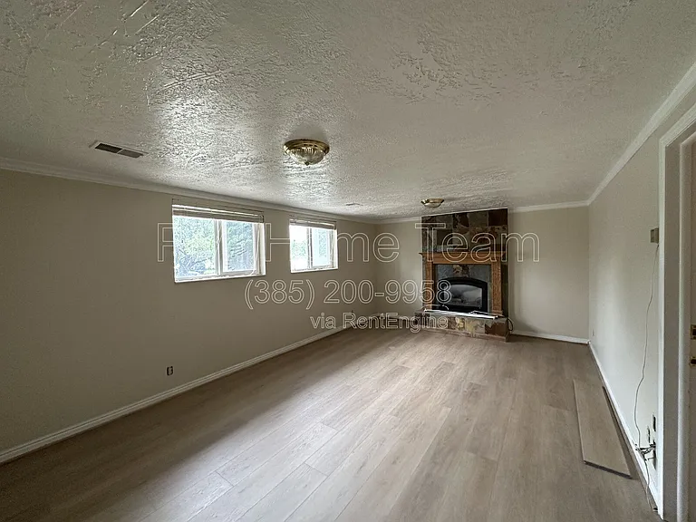 531 S Mountain Rd — Photo 3