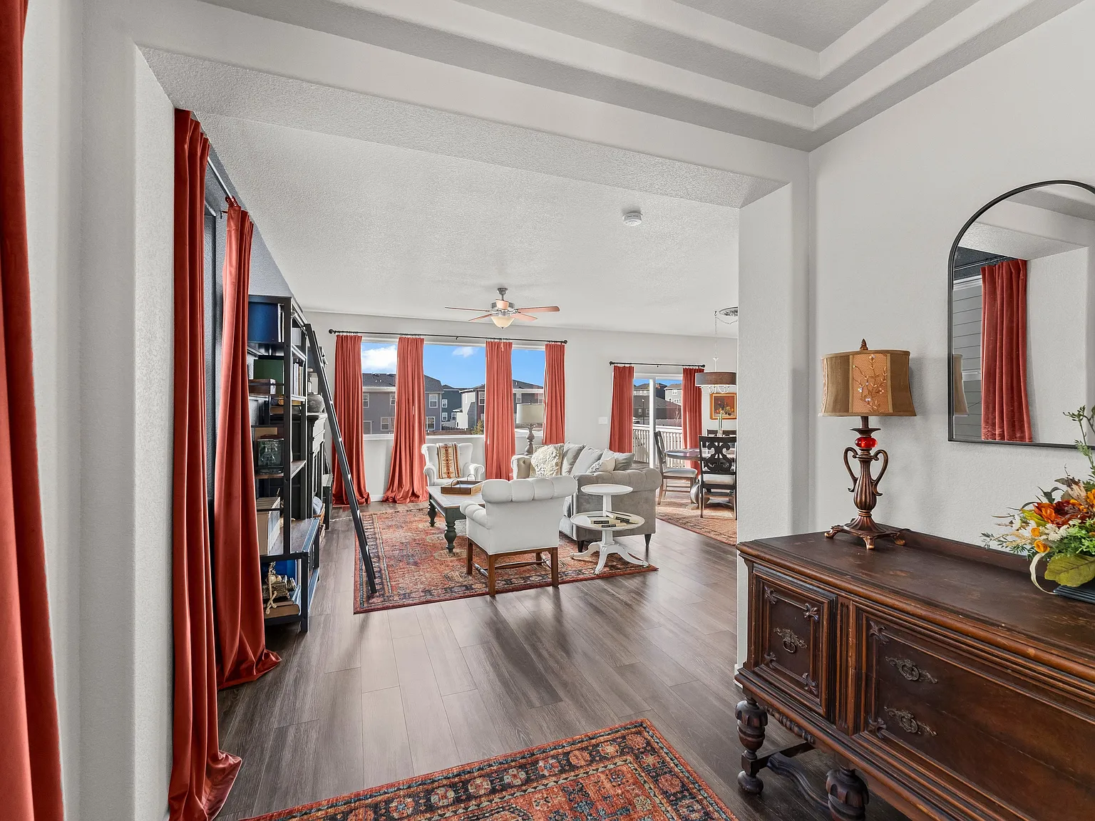 5 bed, 3435 sqft, $3,000 — Photo 2