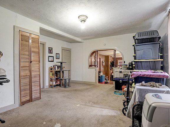 4th image of 3927 Avenue S