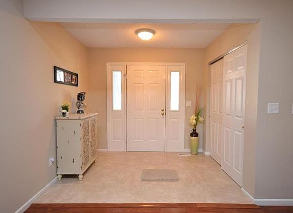 2nd image of 1900 Acorn Trail Dr