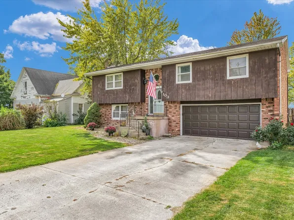 103 N Albers St, Royal, IL 61871