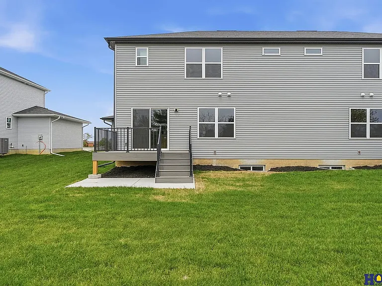 8911 Peregrine Rd — Photo 31