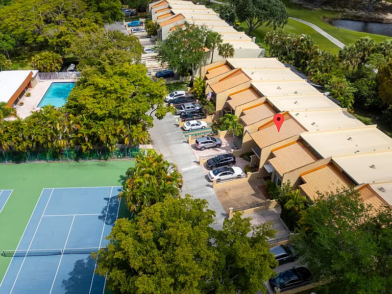 720 E Coco Plum Cir #5 — Photo 37
