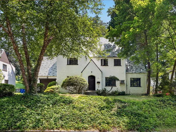 10 River Rd, Scarsdale, NY 10583