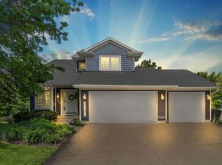 4113 Knoll Ridge Dr, Cedar Falls, IA 50613