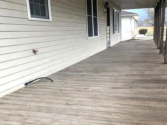 2nd image of 1307 Springhill Rd