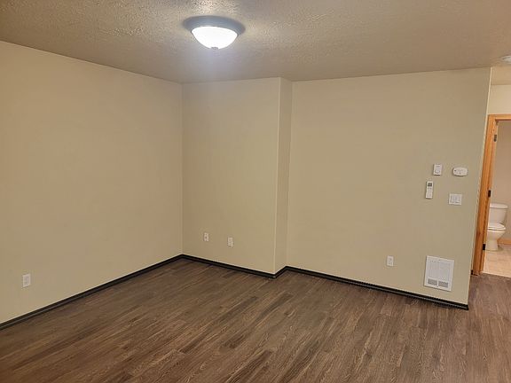 3rd image of 502 SW Evergreen Ave #10797898