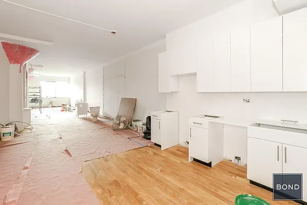 Rented by Bond New York | media 1