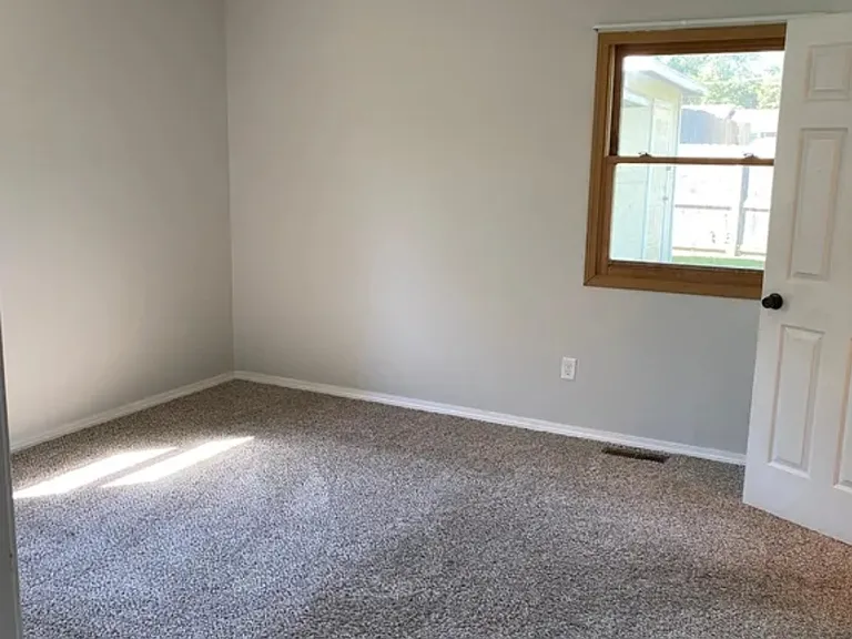 718 N State Road 149 — Photo 13