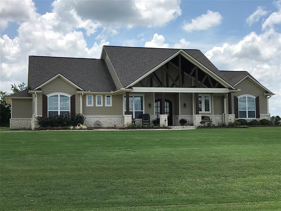 1st image of 726 Diamond Dr
