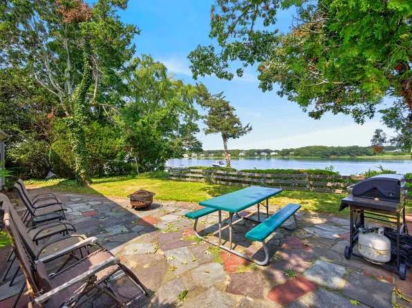 33 Horsefoot Road, West Dennis, MA 02670