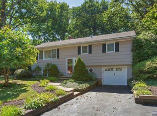155 Ridge Ave, Park Ridge, NJ 07656