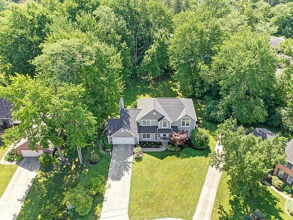 3rd image of 8209 Pinecove Ct