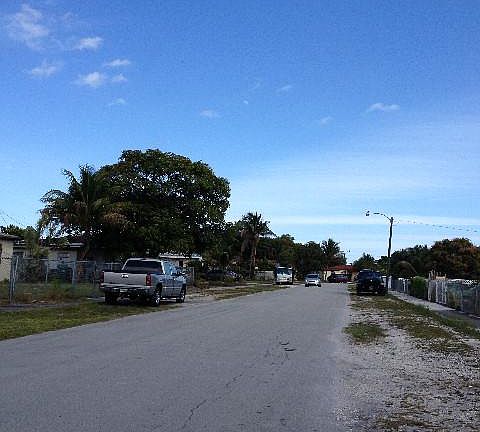 5th image of 570 NW 189th St
